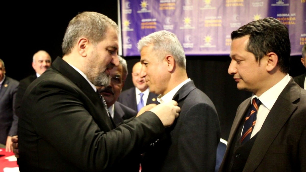 Nazif Atalay AK Parti’ye katıldı: Yeniden Refah Partisi’nden belediye başkan adayı olmuştu  - Videolu Haber