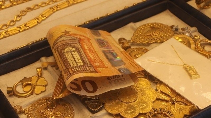 Altında Son Durum:15 Nisan 2026 Gram ve çeyrek altın kaç TL oldu? Altın fiyatları ne kadar?