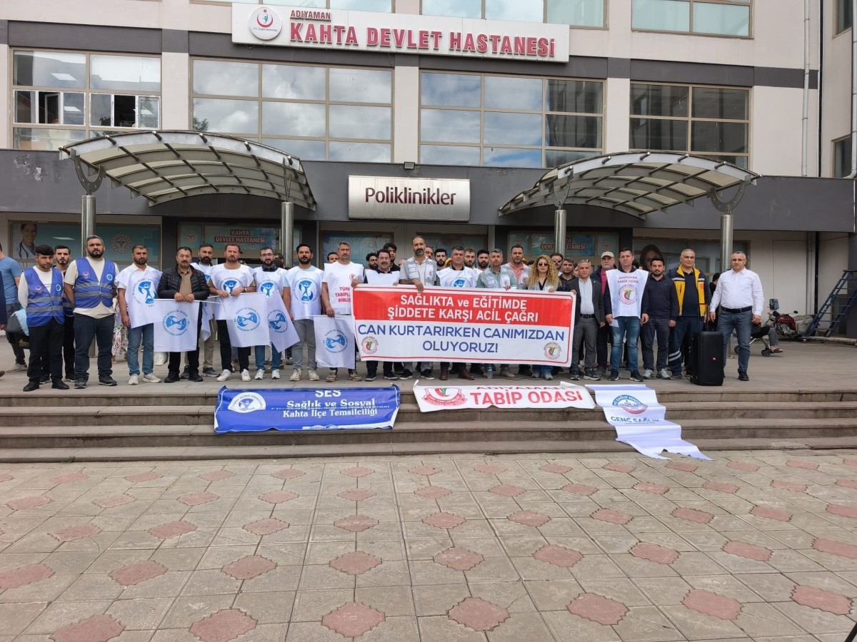 Adıyaman’da sağlık çalışanlarından şiddete tepki açıklaması - Videolu Haber